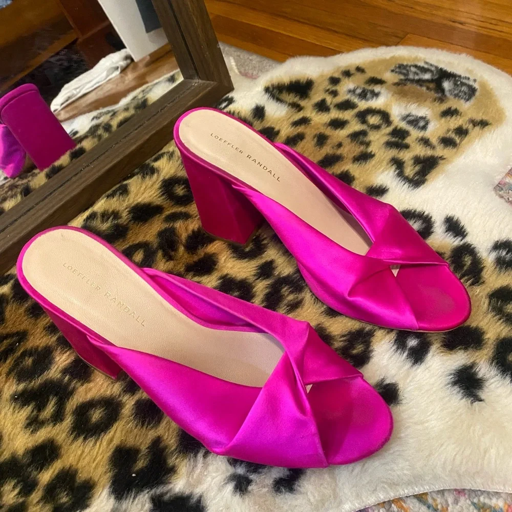 Loeffler Randall Pink Heels - Picture 4 of 8